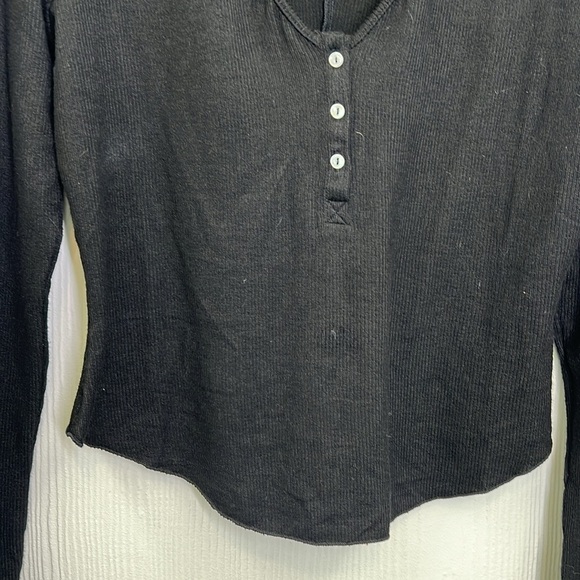 Free People - Keep It Basic Black Ribbed 3 Button Long Sleeve Top Size Large - Picture 9 of 12